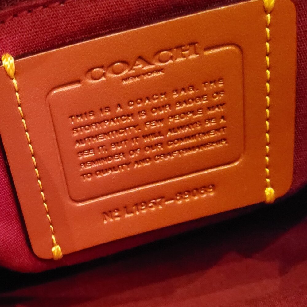 Coach Cassie 19 in Signature Canvas 89089 - Picture 12 of 12